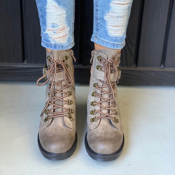 Military Ready For Action Distressed Combat Boot - Picture 5 of 5